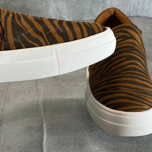 COCONUTS By MATISSE Women's Brown Tiger Stripe Molly Slip-On Shoes SZ 7 - Picture 8 of 10